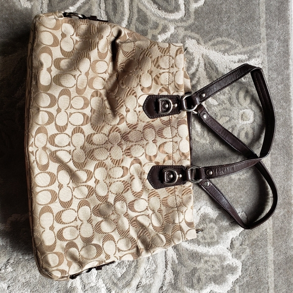 Coach purse - Picture 2 of 7